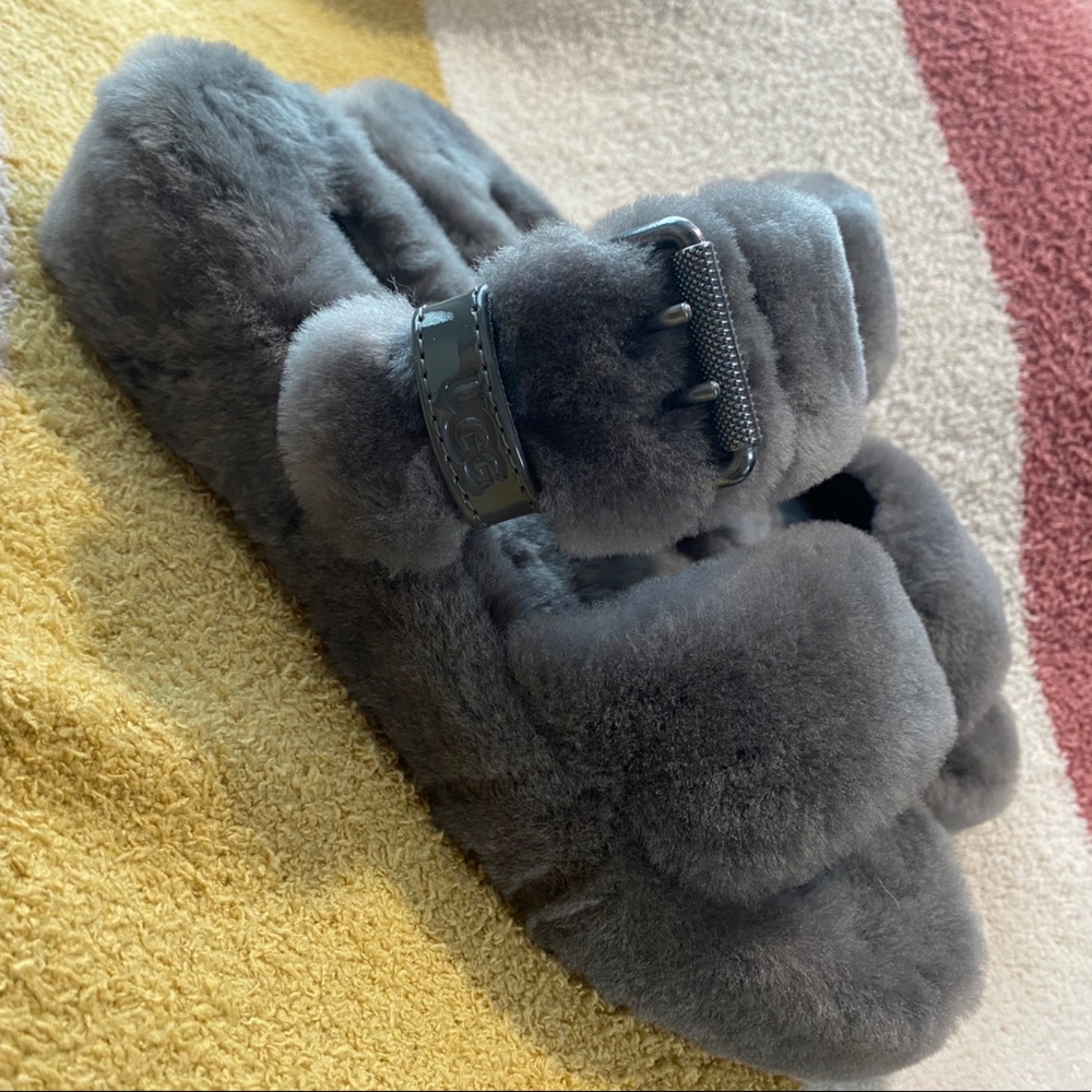 Fluffy UGG Sandals - Picture 1 of 8